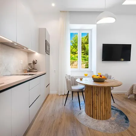 Rebirth דוברובניק