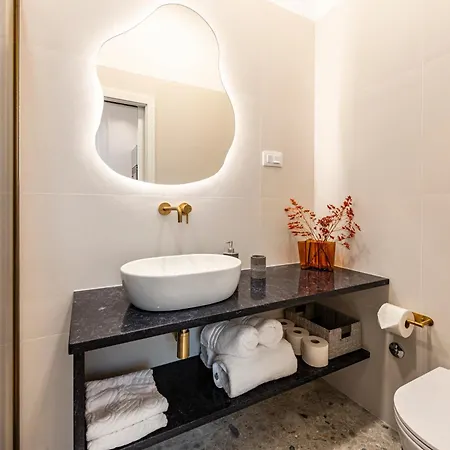 Rebirth Апартаменты *